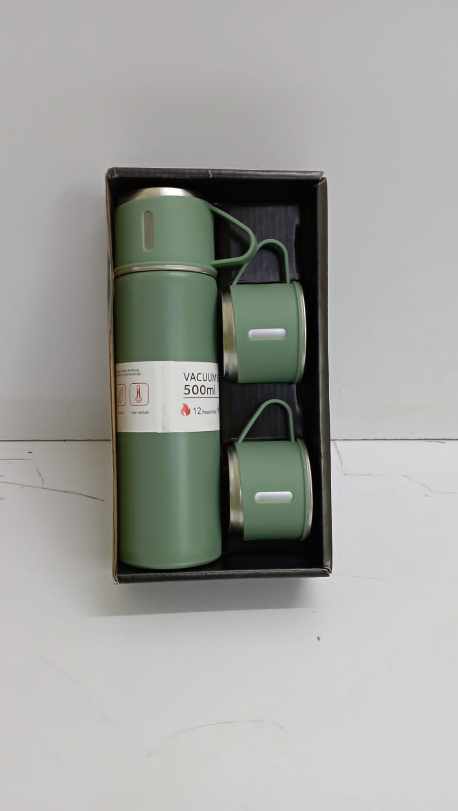 Thermo flask with 2 cups