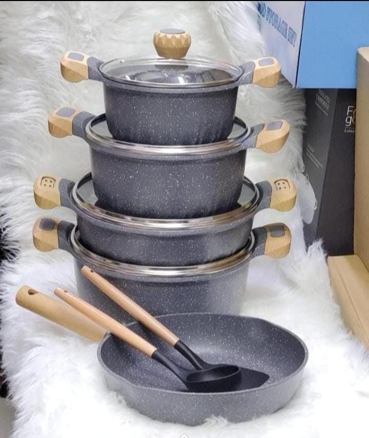 UCClife Heavy duty cookware 11pcs with bamboo handle set