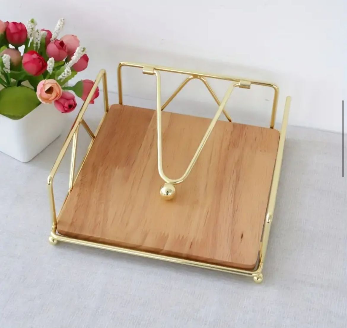 Luxury metallic serviette holder,with Bamboo place on