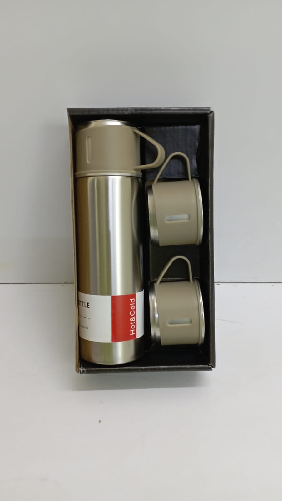 Thermo flask with 2 cups