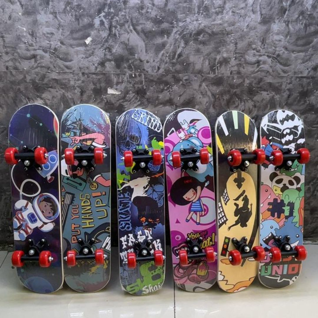 Kids’ Small Skateboard – 60CM Long, 10 years and below