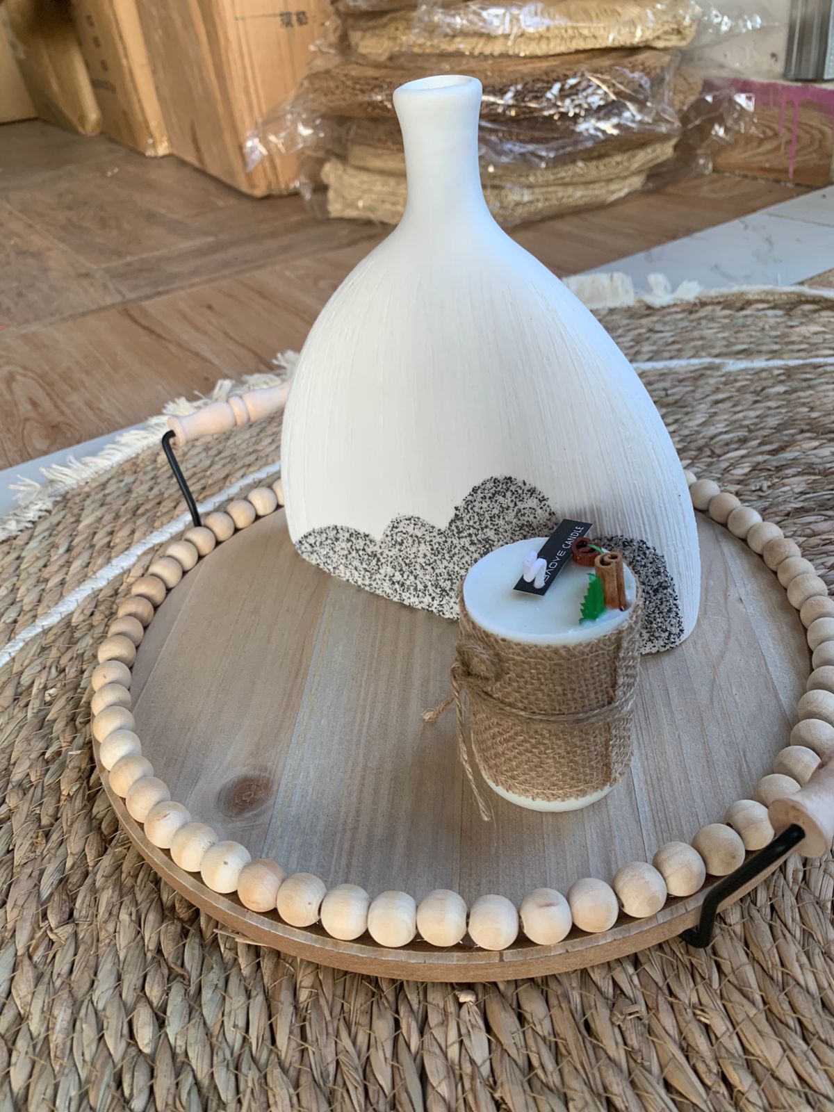 Modern Ceramic Vase - Fish-Tail Design in Matte Black & White, Handcrafted with Snow Powder Mountain Patterns for Home Décor