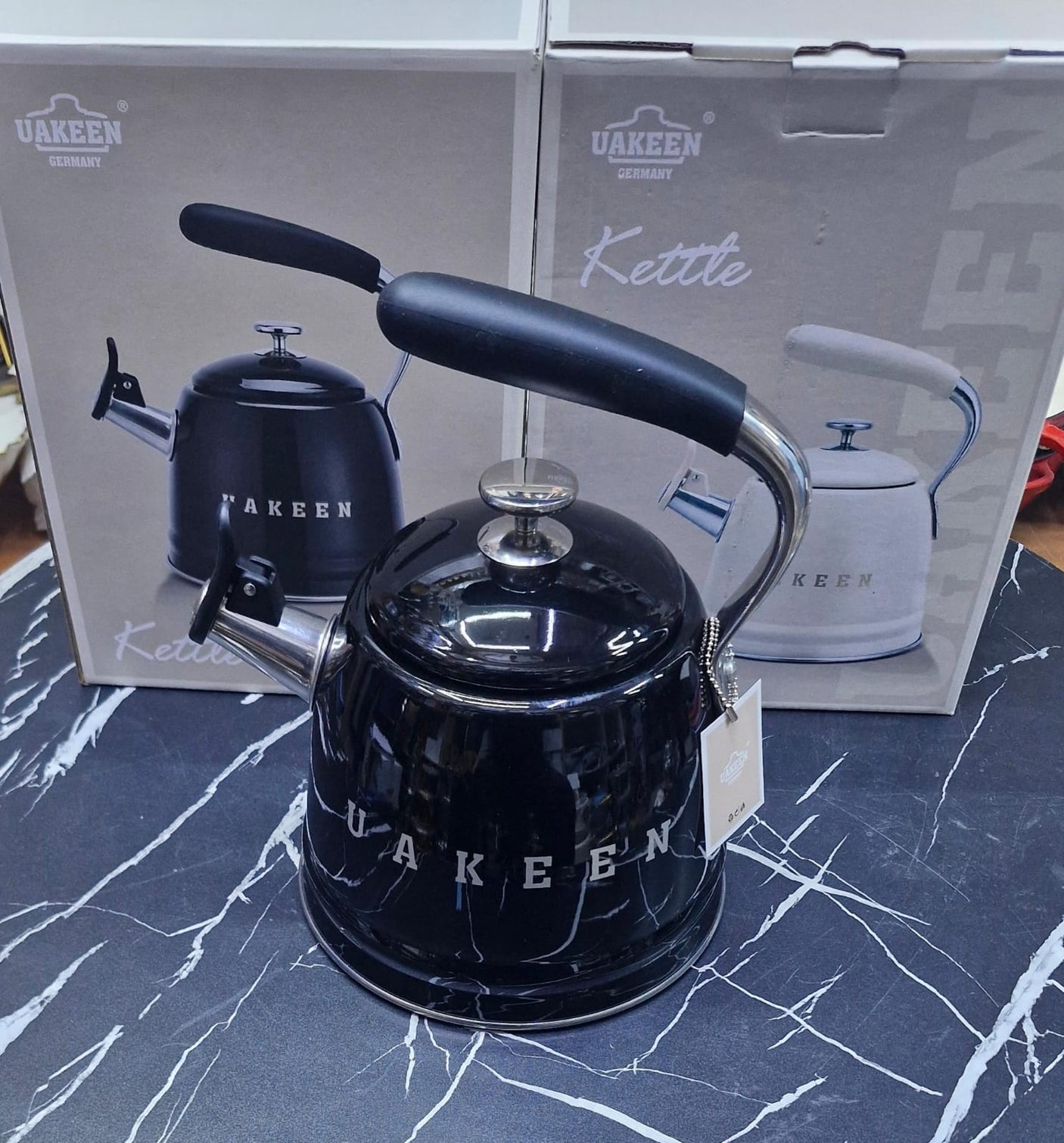 UAKEEN Germany retro stovetop kettle in cream white with chrome handle and lid knob, available in cream, grey and navy blue