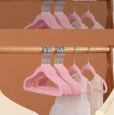 Kids velvet hangers .
Antislip .
Colours:Grey,White, Pink