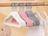 Kids velvet hangers .
Antislip .
Colours:Grey,White, Pink