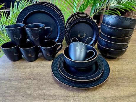 DINNER PLATES AND CUPS SET