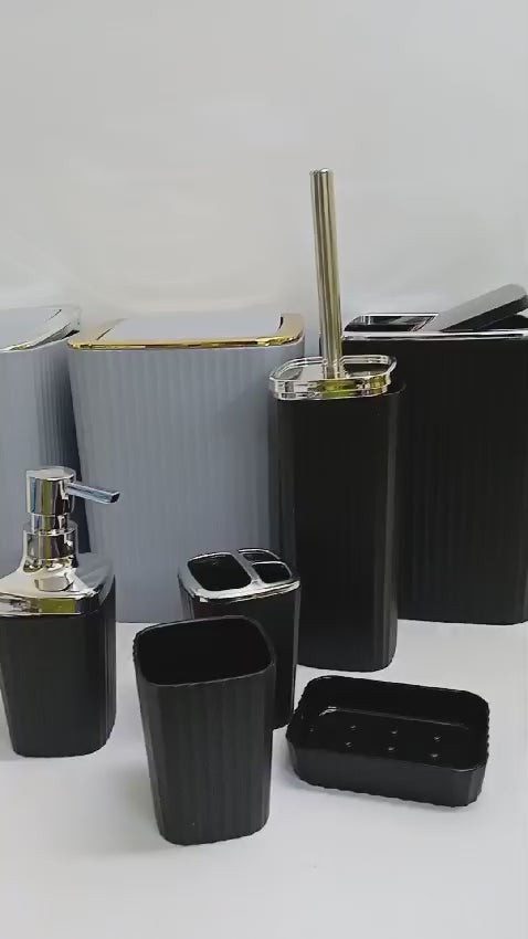 Bathroom accessories set